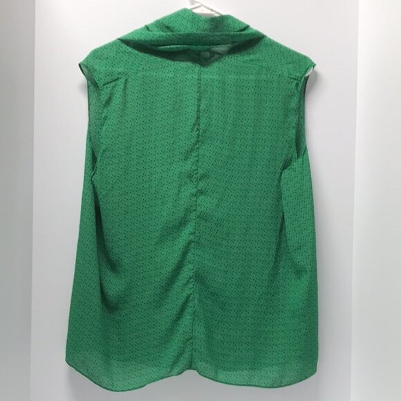 CAbi #124 Printed Business Blouse in Kelly Green - Picture 4 of 16